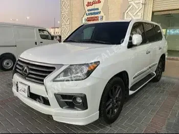 Lexus  LX  570  2015  Automatic  238,000 Km  8 Cylinder  Four Wheel Drive (4WD)  SUV  White