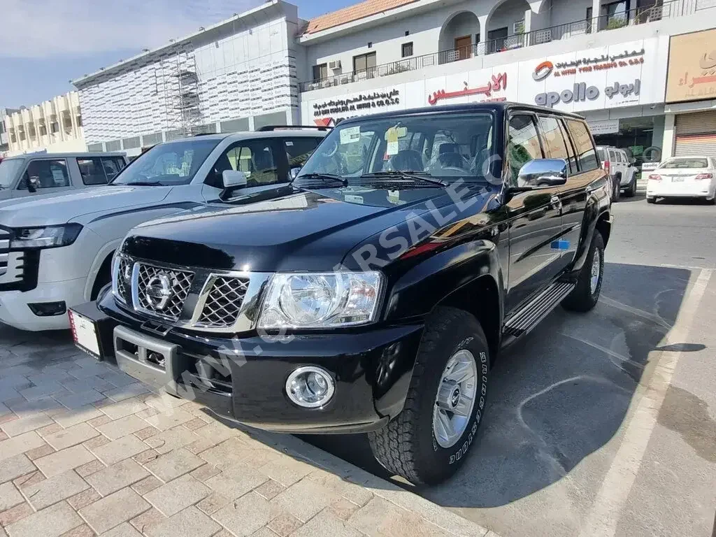 Nissan  Patrol  Safari  2023  Manual  0 Km  6 Cylinder  Four Wheel Drive (4WD)  SUV  Black  With Warranty