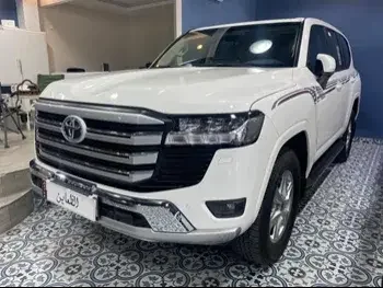 Toyota  Land Cruiser  GXR Twin Turbo  2022  Automatic  31,000 Km  6 Cylinder  Four Wheel Drive (4WD)  SUV  White