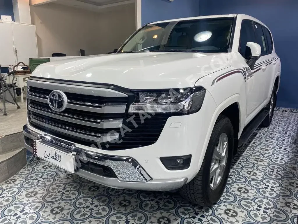 Toyota  Land Cruiser  GXR Twin Turbo  2022  Automatic  31,000 Km  6 Cylinder  Four Wheel Drive (4WD)  SUV  White