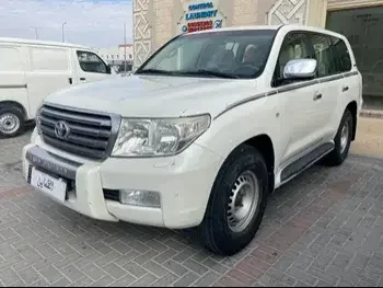 Toyota  Land Cruiser  VXR  2011  Automatic  500,000 Km  8 Cylinder  Four Wheel Drive (4WD)  SUV  White