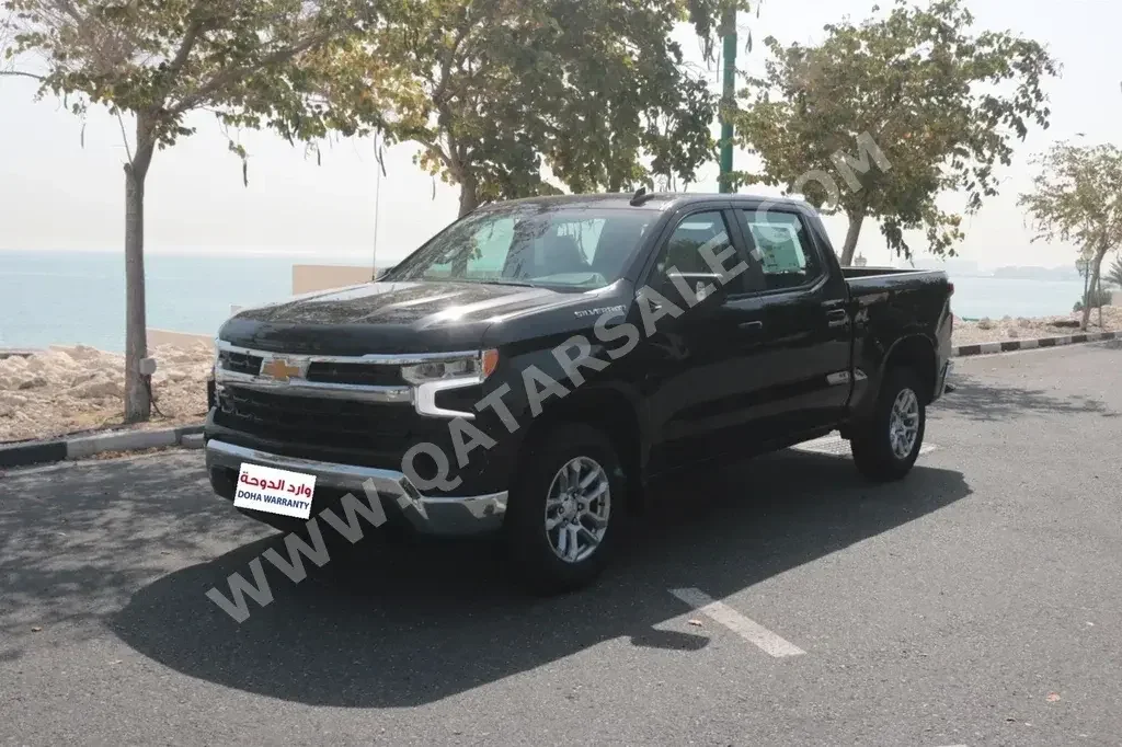 Chevrolet  Silverado  LT  2023  Automatic  0 Km  8 Cylinder  Four Wheel Drive (4WD)  Pick Up  Black  With Warranty