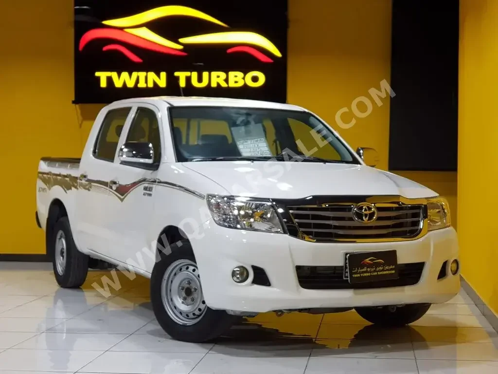 Toyota  Hilux  2015  Automatic  284,000 Km  4 Cylinder  Rear Wheel Drive (RWD)  Pick Up  White