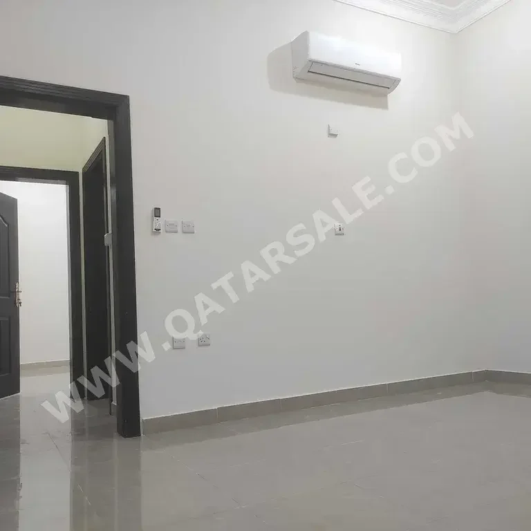 2 Bedrooms Apartment For Rent in Al Khor Al Khor