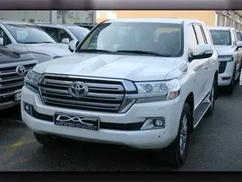 Toyota  Land Cruiser  VXR  2018  Automatic  71,000 Km  8 Cylinder  Four Wheel Drive (4WD)  SUV  White