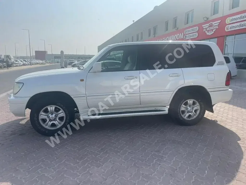 Lexus  LX  470  2005  Automatic  304,000 Km  8 Cylinder  Four Wheel Drive (4WD)  SUV  White