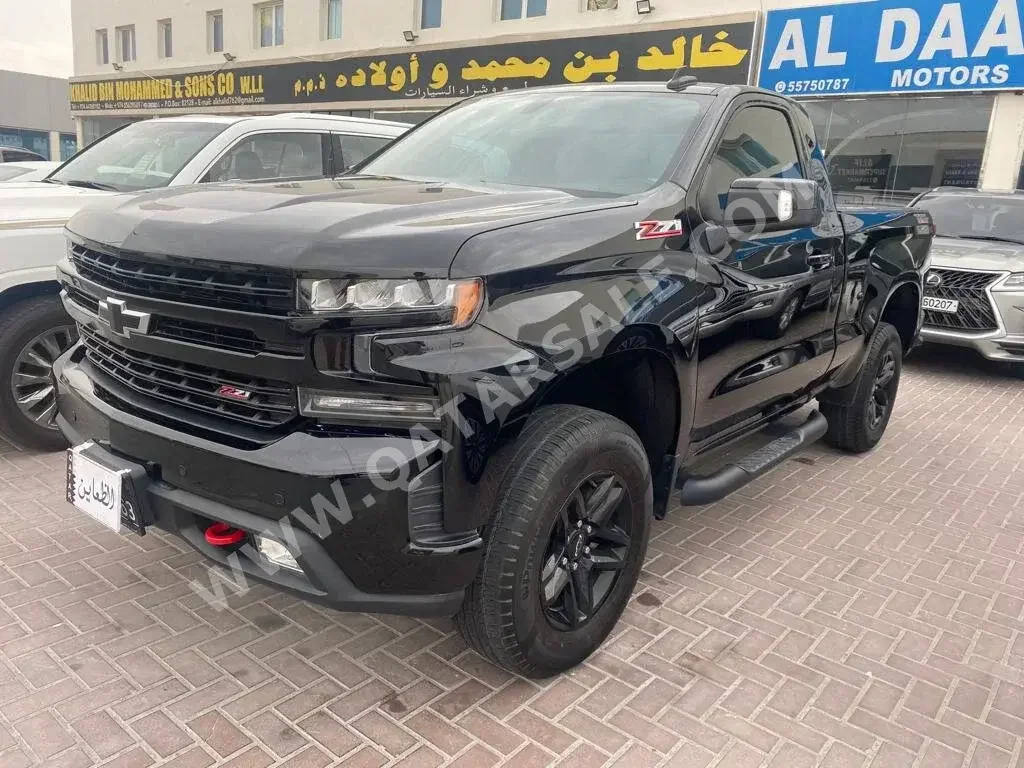 Chevrolet  Silverado  2021  Automatic  56,000 Km  8 Cylinder  Four Wheel Drive (4WD)  Pick Up  Black  With Warranty