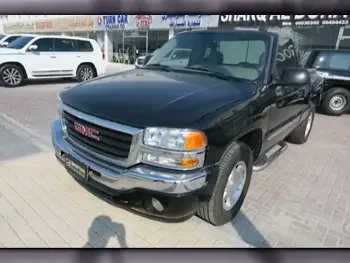 GMC  Sierra  SLE  2005  Automatic  257,000 Km  8 Cylinder  Four Wheel Drive (4WD)  Pick Up  Black