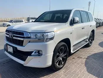 Toyota  Land Cruiser  VXR  2020  Automatic  103,000 Km  8 Cylinder  Four Wheel Drive (4WD)  SUV  White