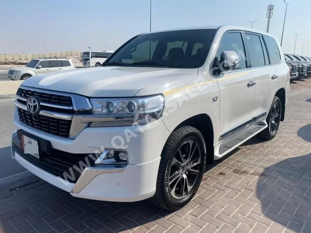 Toyota  Land Cruiser  VXR  2020  Automatic  103,000 Km  8 Cylinder  Four Wheel Drive (4WD)  SUV  White