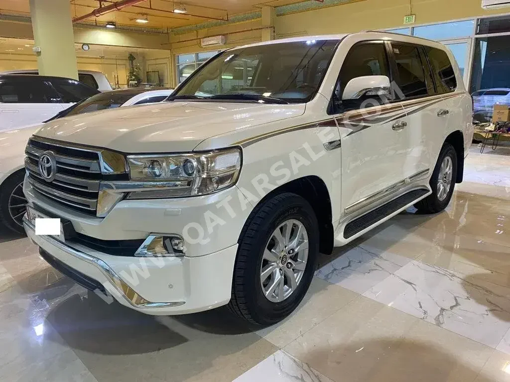 Toyota  Land Cruiser  GXR  2018  Automatic  56,000 Km  6 Cylinder  Four Wheel Drive (4WD)  SUV  White