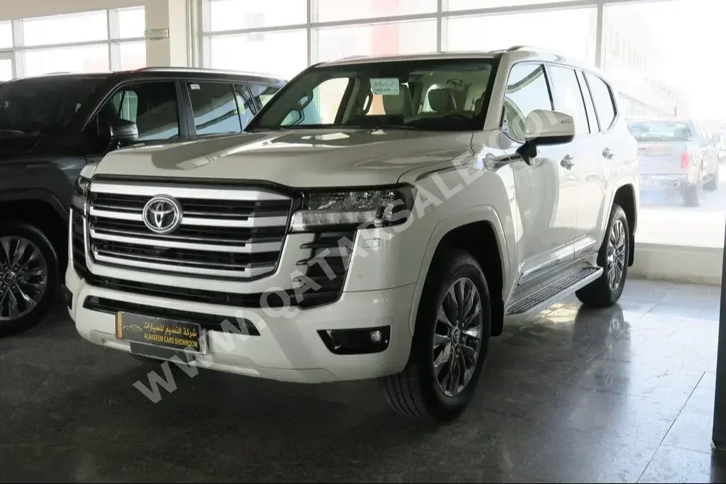 Toyota  Land Cruiser  GXR Twin Turbo  2022  Automatic  36,000 Km  6 Cylinder  Four Wheel Drive (4WD)  SUV  White