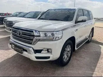 Toyota  Land Cruiser  GXR  2021  Automatic  167,000 Km  8 Cylinder  Four Wheel Drive (4WD)  SUV  White