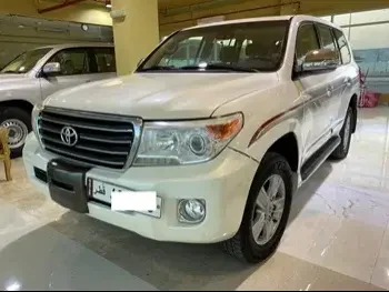 Toyota  Land Cruiser  GXR  2012  Manual  240,000 Km  6 Cylinder  Four Wheel Drive (4WD)  SUV  White