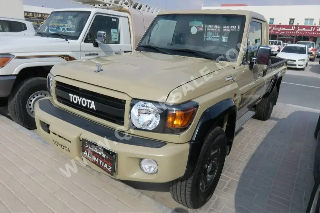 Toyota  Land Cruiser  LX  2022  Manual  75,000 Km  6 Cylinder  Four Wheel Drive (4WD)  Pick Up  Beige  With Warranty