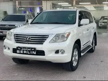 Lexus  LX  570  2009  Automatic  232,000 Km  8 Cylinder  Four Wheel Drive (4WD)  SUV  White