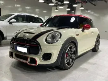 Mini  Cooper  Works  2017  Automatic  132,000 Km  4 Cylinder  Rear Wheel Drive (RWD)  Hatchback  Beige