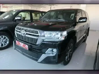 Toyota  Land Cruiser  VXR  2018  Automatic  215,000 Km  8 Cylinder  Four Wheel Drive (4WD)  SUV  Black