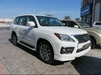 Lexus  LX  570  2015  Automatic  213,000 Km  8 Cylinder  Four Wheel Drive (4WD)  SUV  White