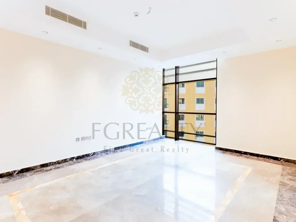 3 Bedrooms  Apartment  For Rent  in Doha -  The Pearl  Not Furnished