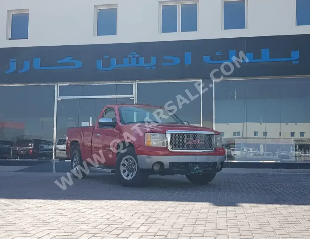 GMC  Sierra  1500  2011  Automatic  246,000 Km  8 Cylinder  Four Wheel Drive (4WD)  Pick Up  Red