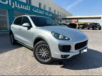 Porsche  Cayenne  2016  Automatic  130,000 Km  6 Cylinder  Four Wheel Drive (4WD)  SUV  Silver