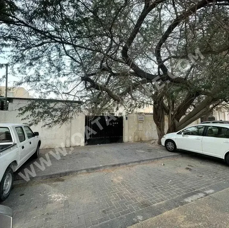 Labour Camp Family Residential  - Not Furnished  - Al Rayyan  - Al Aziziyah  - 1 Bedrooms