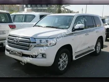 Toyota  Land Cruiser  VXR  2018  Automatic  146,000 Km  8 Cylinder  Four Wheel Drive (4WD)  SUV  White