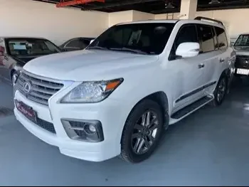 Lexus  LX  570  2015  Automatic  253,000 Km  8 Cylinder  Four Wheel Drive (4WD)  SUV  White