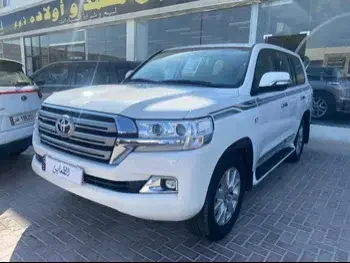 Toyota  Land Cruiser  VXR  2019  Automatic  182,000 Km  8 Cylinder  Four Wheel Drive (4WD)  SUV  White