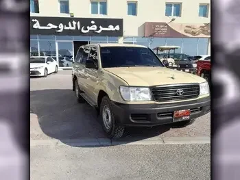 Toyota  Land Cruiser  G  2001  Manual  213,000 Km  6 Cylinder  Four Wheel Drive (4WD)  SUV  Beige