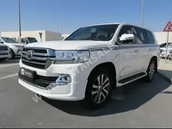 Toyota  Land Cruiser  VXR  2019  Automatic  174,000 Km  8 Cylinder  Four Wheel Drive (4WD)  SUV  White