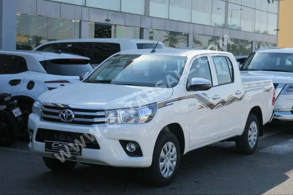 Toyota  Hilux  2024  Automatic  0 Km  4 Cylinder  Four Wheel Drive (4WD)  Pick Up  White  With Warranty