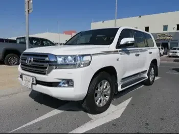 Toyota  Land Cruiser  VXR  2018  Automatic  158,000 Km  8 Cylinder  Four Wheel Drive (4WD)  SUV  White