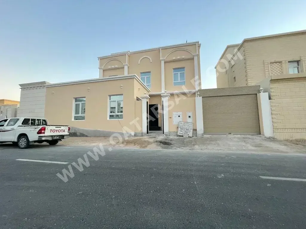 Family Residential  - Not Furnished  - Al Daayen  - Umm Qarn  - 7 Bedrooms