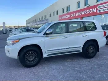 Toyota  Land Cruiser  VXR  2015  Automatic  353,000 Km  8 Cylinder  Four Wheel Drive (4WD)  SUV  White