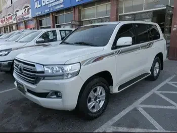 Toyota  Land Cruiser  GXR  2017  Automatic  223,000 Km  6 Cylinder  Four Wheel Drive (4WD)  SUV  White