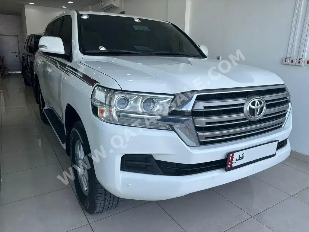 Toyota  Land Cruiser  GXR  2020  Automatic  240,000 Km  6 Cylinder  Four Wheel Drive (4WD)  SUV  White