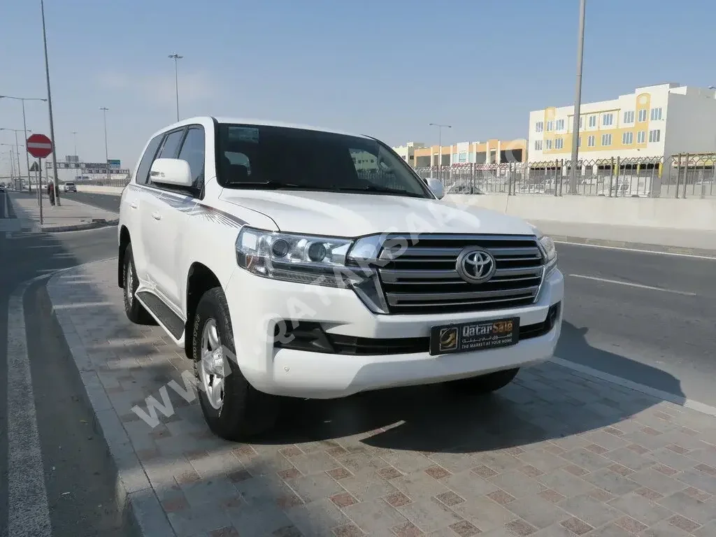 Toyota  Land Cruiser  GXR  2019  Automatic  184,000 Km  6 Cylinder  Four Wheel Drive (4WD)  SUV  White