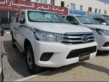 Toyota  Hilux  SR5  2024  Automatic  0 Km  4 Cylinder  Four Wheel Drive (4WD)  Pick Up  White  With Warranty