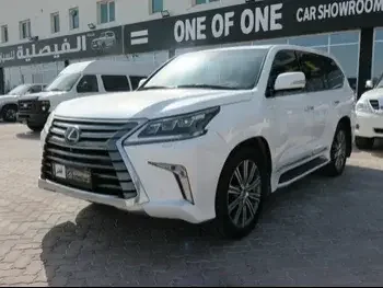 Lexus  LX  570  2016  Automatic  231,000 Km  8 Cylinder  Four Wheel Drive (4WD)  SUV  White