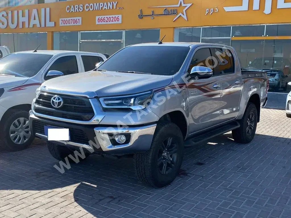 Toyota  Hilux  2022  Automatic  34,000 Km  4 Cylinder  Four Wheel Drive (4WD)  Pick Up  Silver  With Warranty