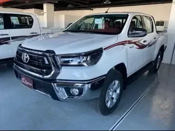 Toyota  Hilux  2022  Manual  0 Km  4 Cylinder  Four Wheel Drive (4WD)  Pick Up  White  With Warranty