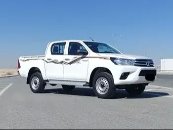 Toyota  Hilux  2024  Automatic  0 Km  4 Cylinder  Four Wheel Drive (4WD)  Pick Up  White  With Warranty