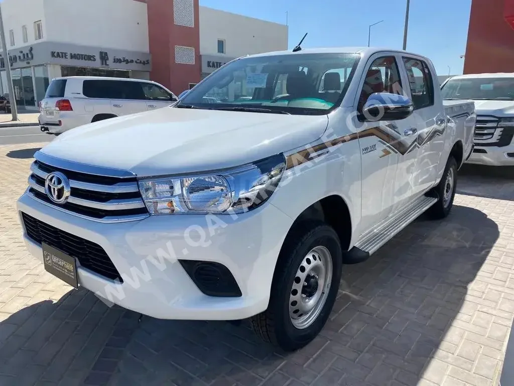 Toyota  Hilux  2024  Automatic  0 Km  4 Cylinder  Four Wheel Drive (4WD)  Pick Up  White  With Warranty