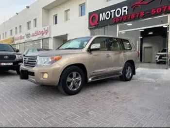 Toyota  Land Cruiser  GXR  2012  Automatic  318,000 Km  6 Cylinder  Four Wheel Drive (4WD)  SUV  Gold