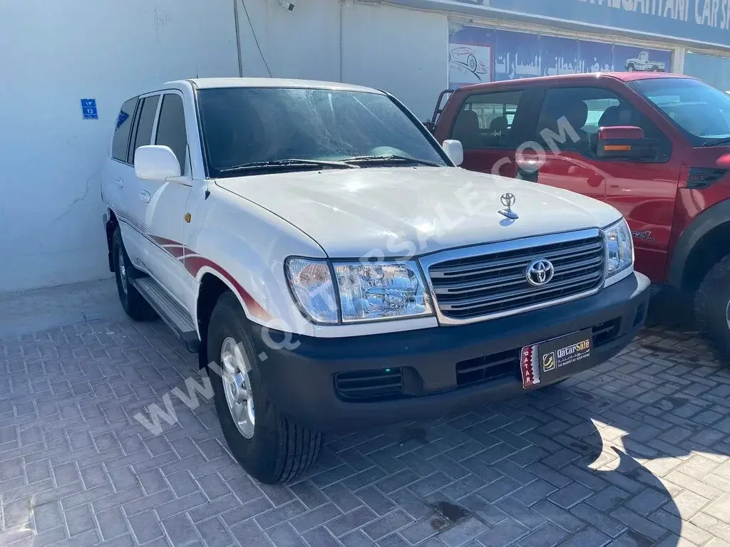 Toyota  Land Cruiser  G  2003  Manual  280,000 Km  6 Cylinder  Four Wheel Drive (4WD)  SUV  White