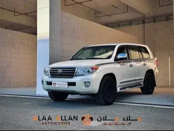 Toyota  Land Cruiser  GXR  2012  Automatic  350,000 Km  8 Cylinder  Four Wheel Drive (4WD)  SUV  White