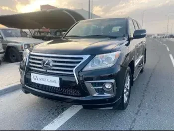 Lexus  LX  570  2015  Automatic  261,000 Km  8 Cylinder  Four Wheel Drive (4WD)  SUV  Black