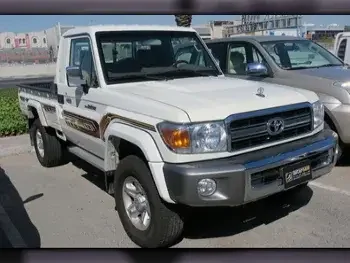 Toyota  Land Cruiser  LX  2019  Manual  102,000 Km  6 Cylinder  Four Wheel Drive (4WD)  Pick Up  White